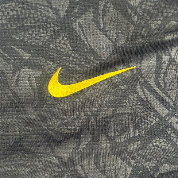 Nike Black and Yellow Performance Jacket with Stand-Up Collar - Picture 3 of 5
